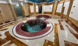 استخر یاس نراقی تهران تصویر
