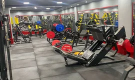 باشگاه بدنسازی معراج تهران عکس