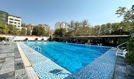 عکس استخر چهارفصل و روباز بلوط ولنجک تهران