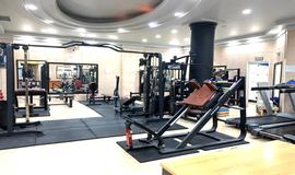 سالن بدنسازی استخر گلایل سفید تصویر