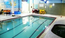 تصویر محیط استخر لیان تهران