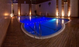 استخر هتل جنگلی سالار دره ساری