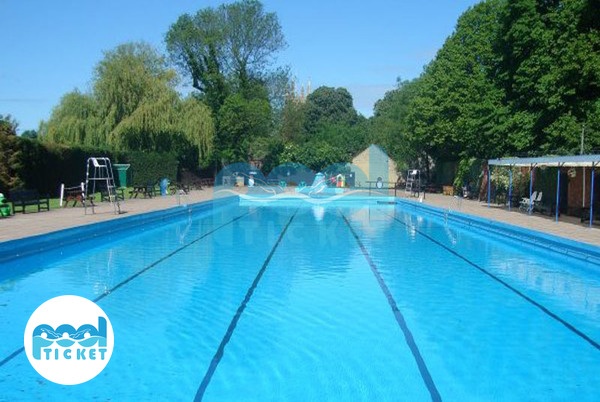 تصاویر استخر چهارفصل و روباز هوابرد شیراز