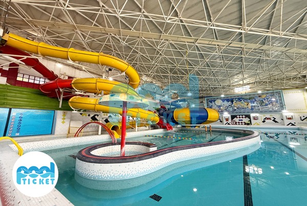 تصویر محوطه استخر و پارک آبی کوثر شیراز