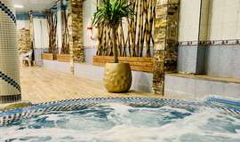 تصویر جکوزی استخر درین میدان هروی تهران