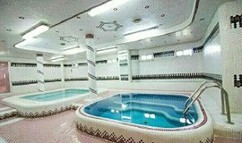 عکس حوضچه آب سرد استخر سبز ولنجک تهران