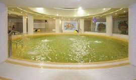 استخر هتل رویال پارک سرعین عکس