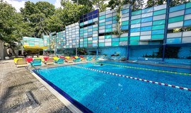 عکس‌های محوطه استخر چهارفصل و روباز سرو جماران تهران