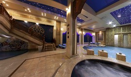 نمایی زیبا از استخر هتل درویشی مشهد- خرید اینترنتی بلیت استخر