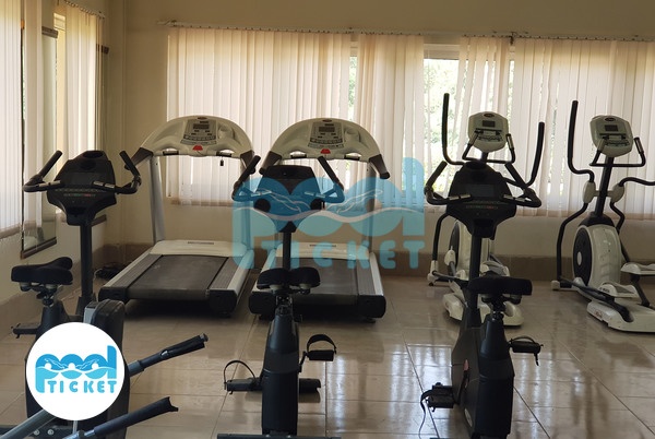 عکس‌های سالن بدنسازی استخر بوستان بانوان نرگس تهران