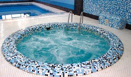 جکوزی استخر vip رویال تهران -  تخفیف استثنائی در پول تیکت