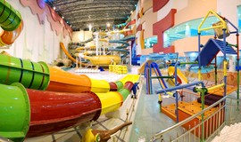 تصویر سرسره ها و محل بازی در پارک آبی 