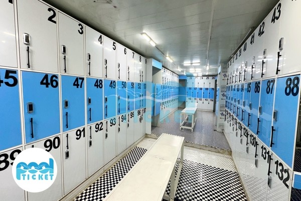 رختکن استخر ترنج تهران عکس