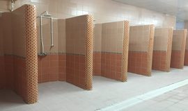 سالن دوش  استخر و سونا مجموعه ورزشی امیر کبیر کاشان- پولتیکت