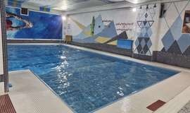 عکس محوطه استخر همایون کرج