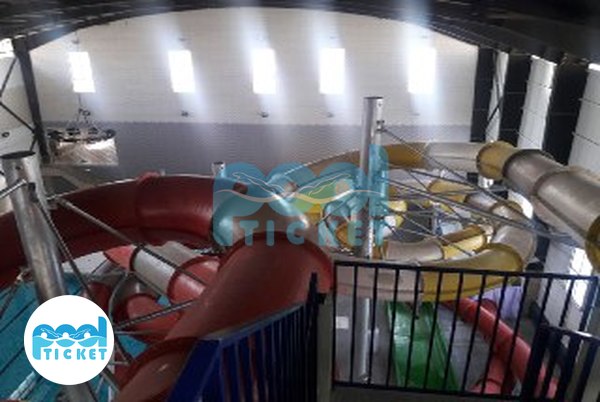 محوطه پارک آبی و استخر پرشین فردیس عکسها