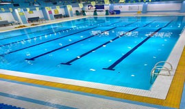 محوطه داخلی استخر برنا محمد شهر کرج عکس