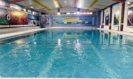 عکس استخر بزرگسال شهرک امید تهران