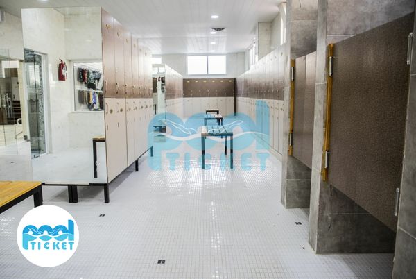 رخت‌کن مجموعه خوراکیان آزادی تهران