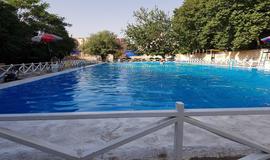 استخر روباز ارمغان مهرشهر البرز- تخفیفان استخر