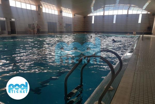 استخر روباز و سرپوشیده دهکده آفتاب مهرشهر عکس