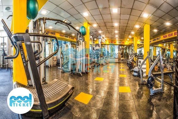 تصویر باشگاه بدنسازی استخر چهارفصل و روباز آقایان باشگاه انقلاب تهران