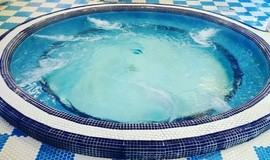 جکوزی استخر جام جم ارومیه عکس