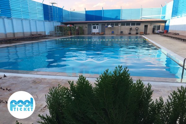 تصاویر استخر روباز و سرپوشیده دهکده آفتاب مهرشهر