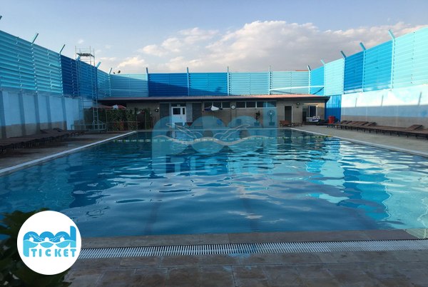 عکس استخر روباز و سرپوشیده دهکده آفتاب مهرشهر