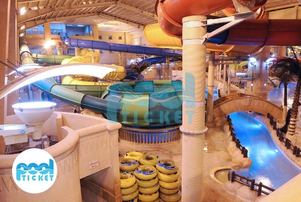 عکس محوطه سرزمین موج های آبی مشهد