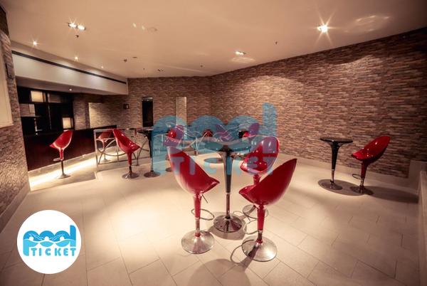 کافی شاپ استخر هتل پارسیان آزادی تهران تصویر