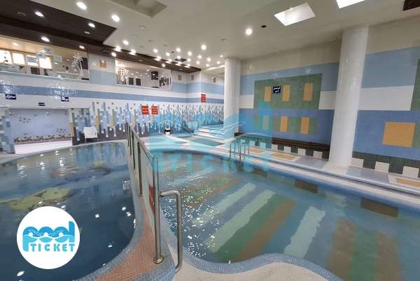 عکس‌ استخر کم عمق خانواده تبریز