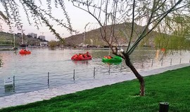 قایق سواری دریاچه کوهسنگی مشهد