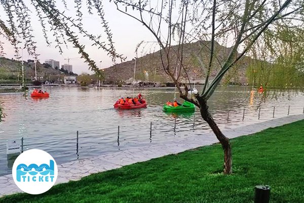 قایق سواری دریاچه کوهسنگی مشهد