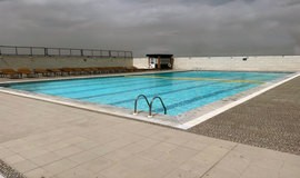 فضای داخلی استخر چهارفصل (روباز) فرشته کرج