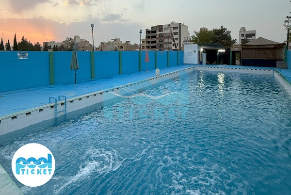 محوطه استخر روباز 29 فروردین اصفهان (13 آبان)