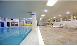 استخر-رویال-ونک-تهران-نمای استخر -تخفیف در تهران در پول تیکت