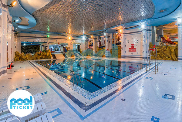 تصویر استخر سرزمین موج های خروشان مشهد