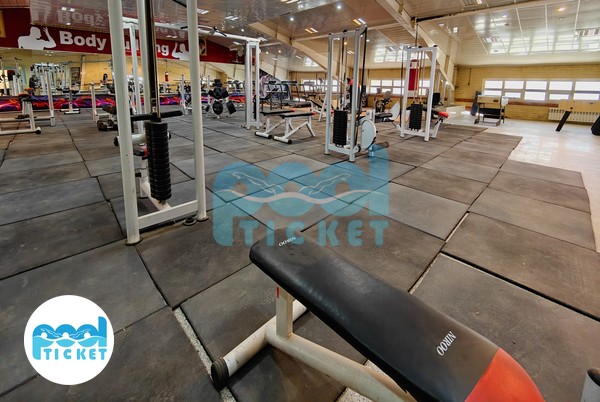 محوطه سالن بدنسازی استخر تختی کرج تصاویر