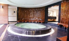 استخر هتل پارسیان استقلال - تخفیفات استخر پارسیان استقلال در پول تیکت