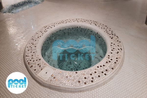 عکس جکوزی استخر سلامت تورال ارومیه