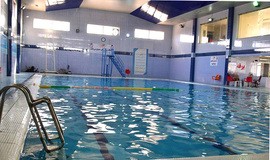 محوطه داخلی استخر آفتاب یزد تصویر