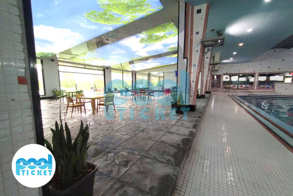 عکس محوطه بوفه استخر آسایش ساری