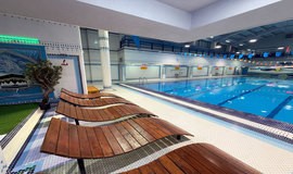 محیط استخر سلمان اصفهان عکس