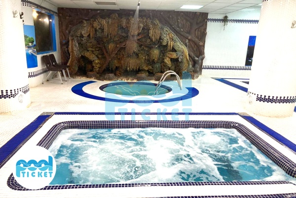 تصویر جکوزی استخر هتل پارس تهران