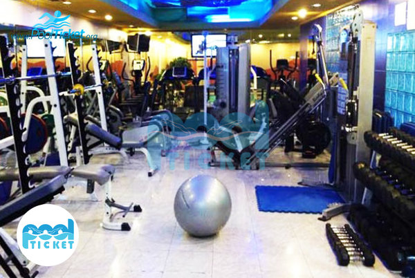 سالن بدن سازی در استخر ساحل آرام عکسها