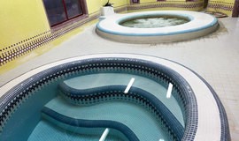 جکوزی و حوضچه آب سرد استخر امام علی الوند قزوین تصویر