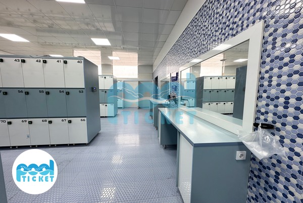 تصویر رخت‌کن استخر روباز ستاره باران شهرزیبا تهران