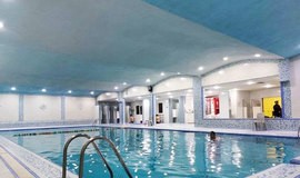 عکس استخر سرپوشیده گلستان شهرک غرب تهران