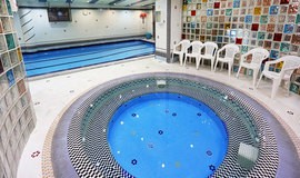 استخر ساحل تهران (بانوان) - جکوزی استخر ساحل تهران